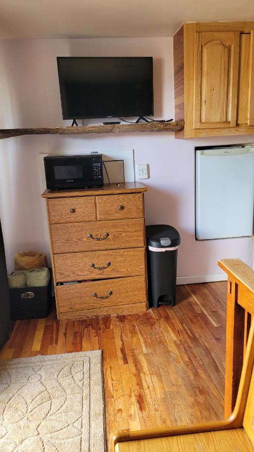 Angel Cottage With A Sauna Or The Cozy With A Jacuzzi Tub, Both Are Studios With A View Of Mount Shasta Exterior foto